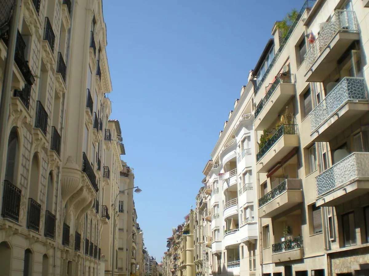 Otel Nicelidays - Le Berlioz - City Central - 7Min From Beaches Fransa